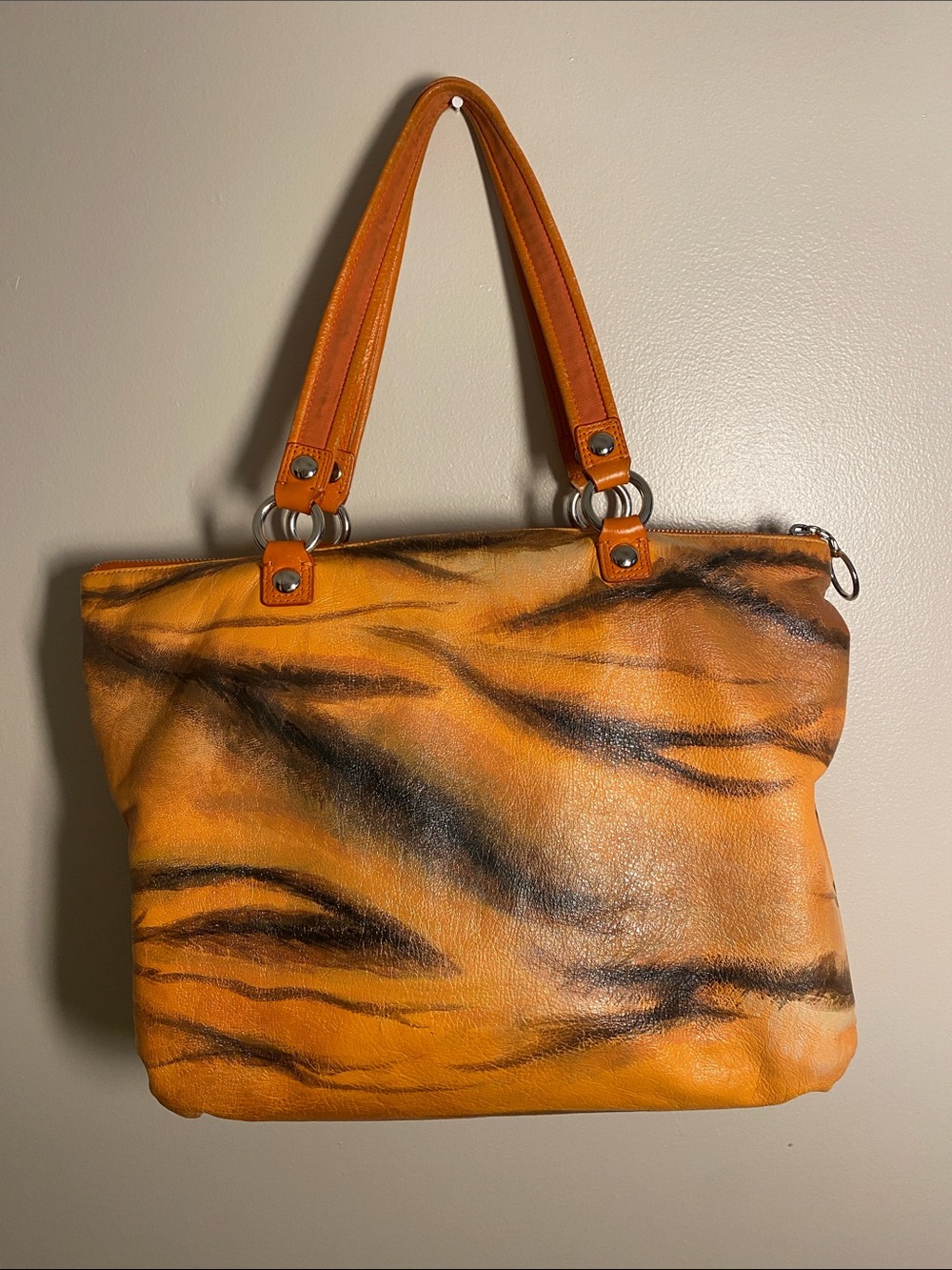 Hand Painted ‘Tiger Fur’ Full Leather Designer Bag Orange and Black - Picture 3 of 8